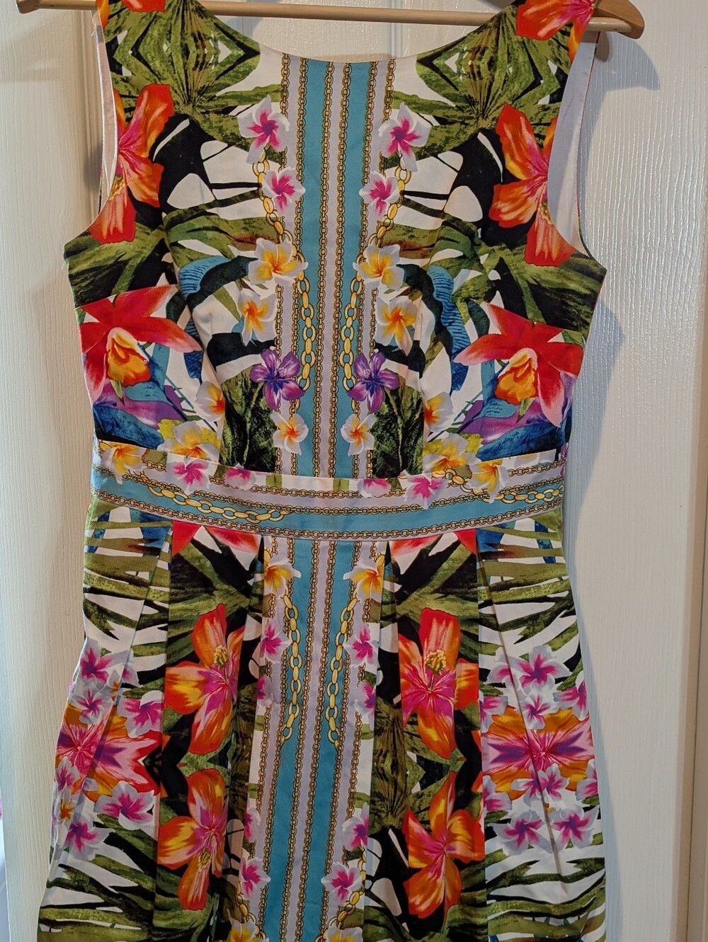 Maggy London Beautiful Floral Print Cotton Dress.